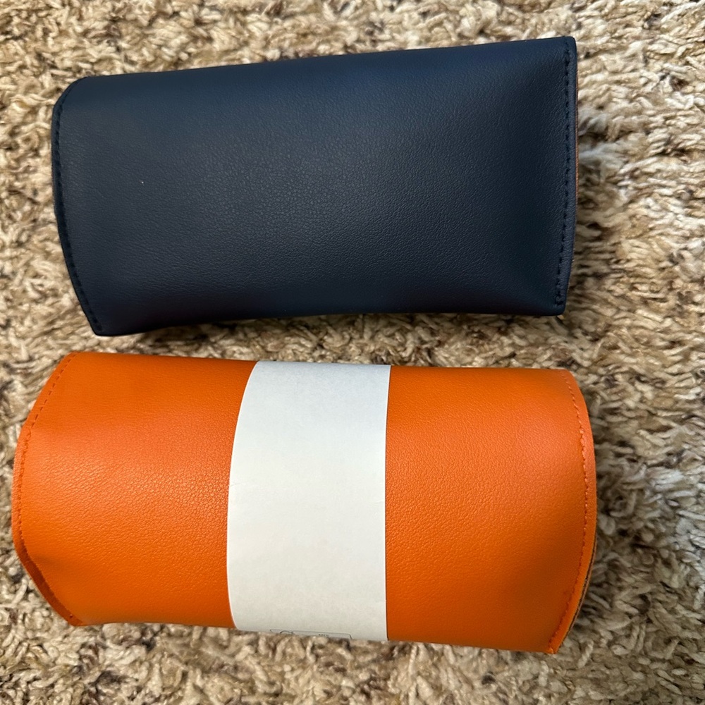 AAM premium economy class Raven + Lily Navy and Orange Amenity Pouches - Picture 2 of 3